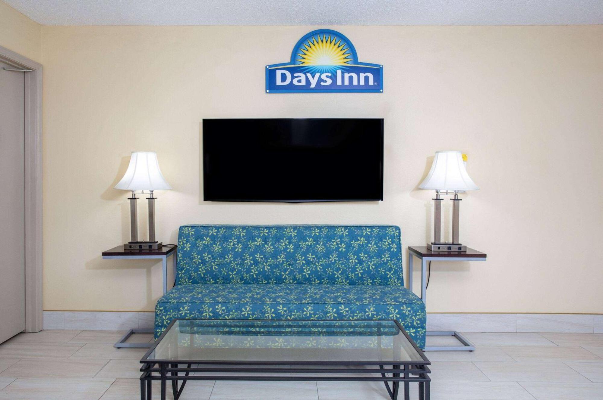 Days Inn By Wyndham Чипли Экстерьер фото